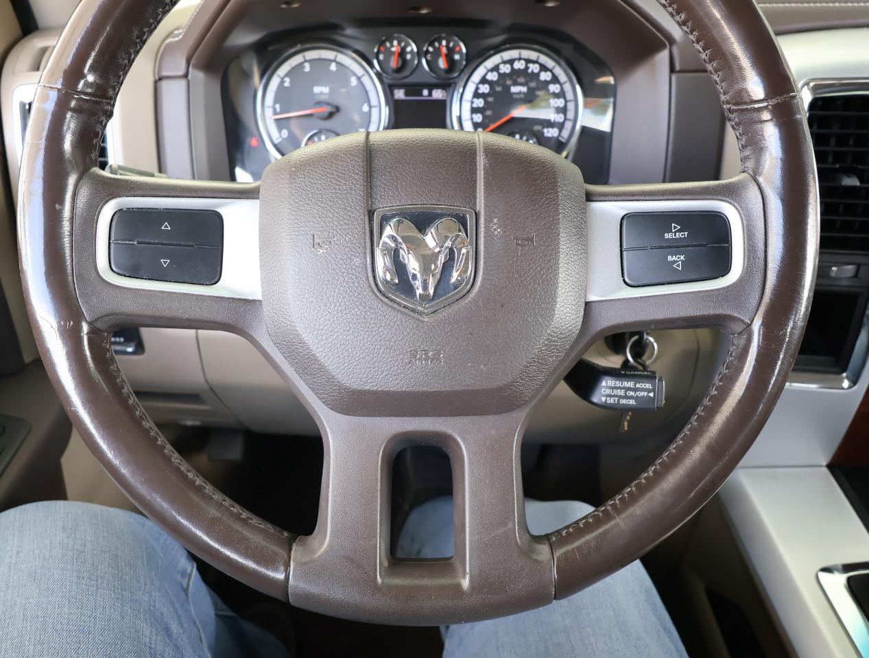 RAM 1500 Laramie Crew Cab 2WD 2011