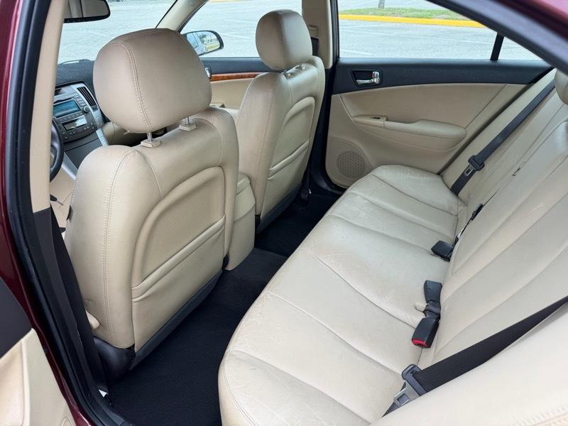 Hyundai Sonata SE 2010