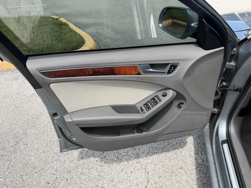 Audi A4 2.0T Sedan quattro Tiptronic 2010