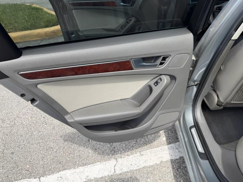 Audi A4 2.0T Sedan quattro Tiptronic 2010