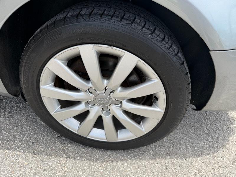 Audi A4 2.0T Sedan quattro Tiptronic 2010