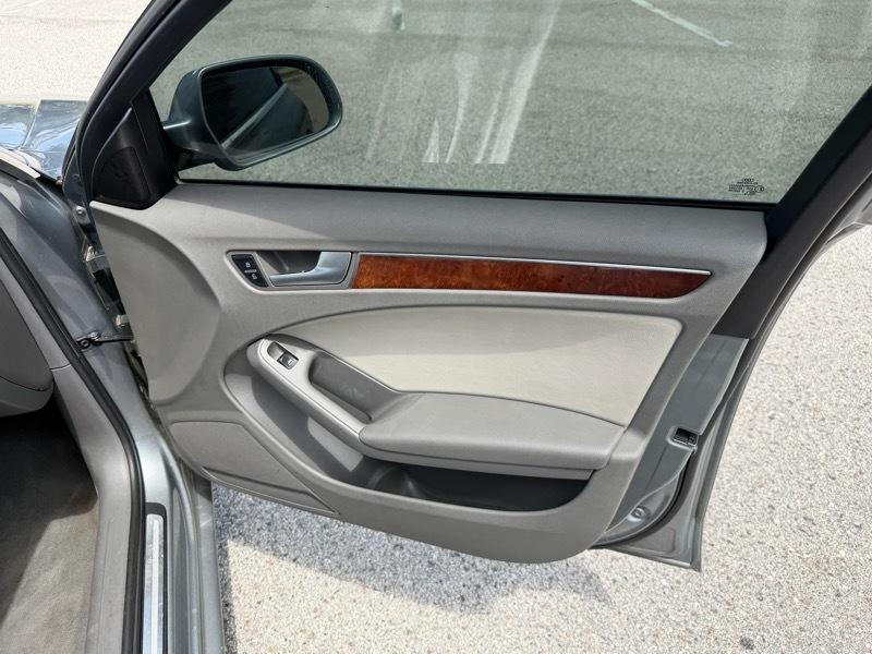 Audi A4 2.0T Sedan quattro Tiptronic 2010