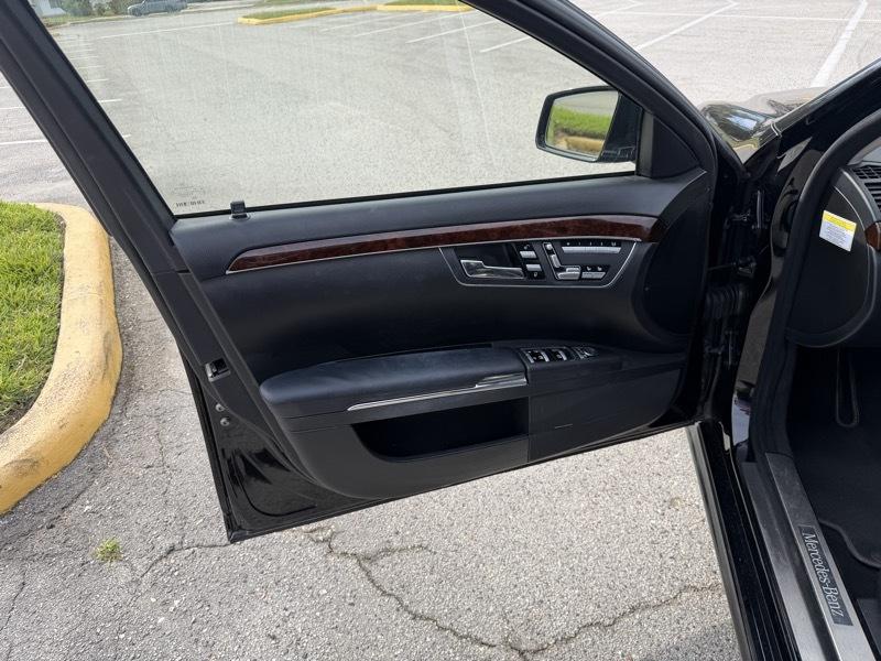 Mercedes-Benz S-Class S550 2013