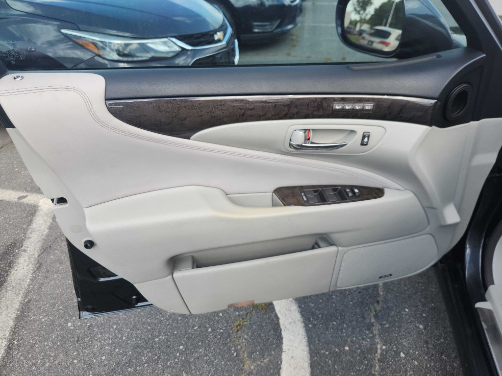 Lexus LS 460 4dr Sdn 2008 Lexus LS 460 4dr Sdn 2008