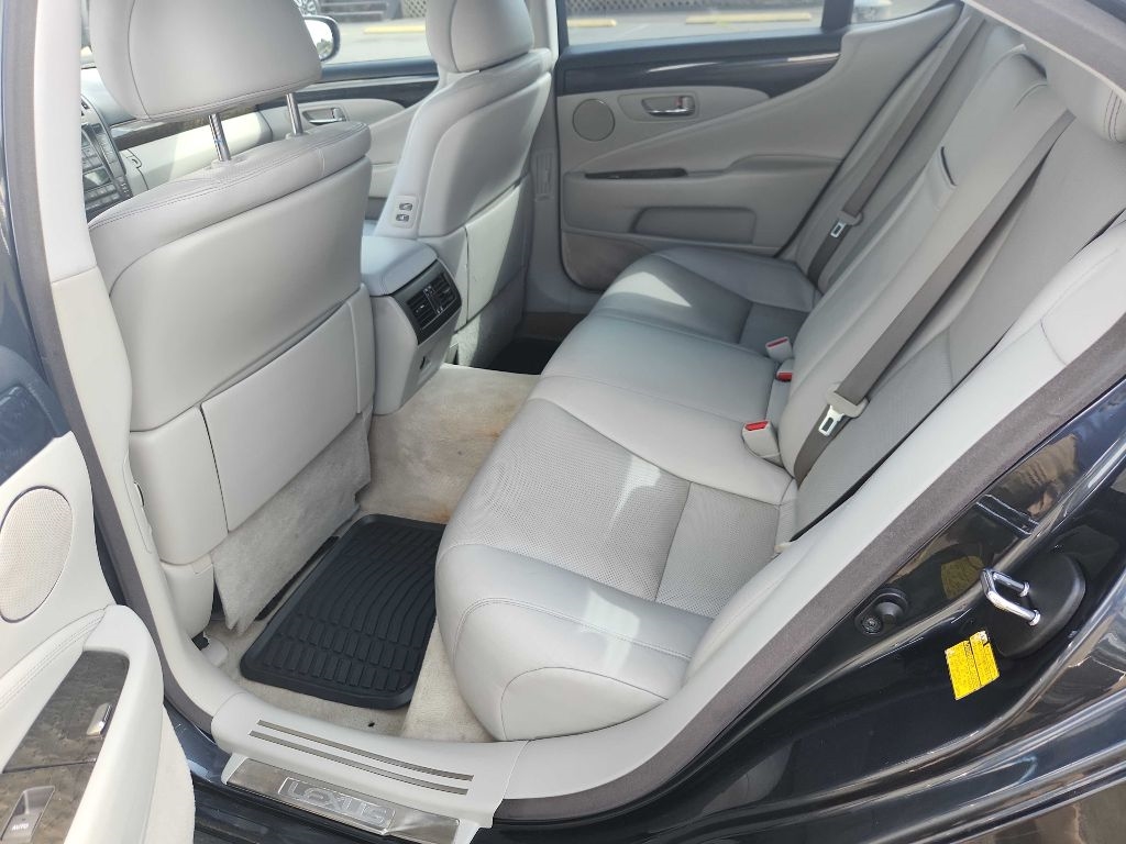 Lexus LS 460 4dr Sdn 2008 Lexus LS 460 4dr Sdn 2008