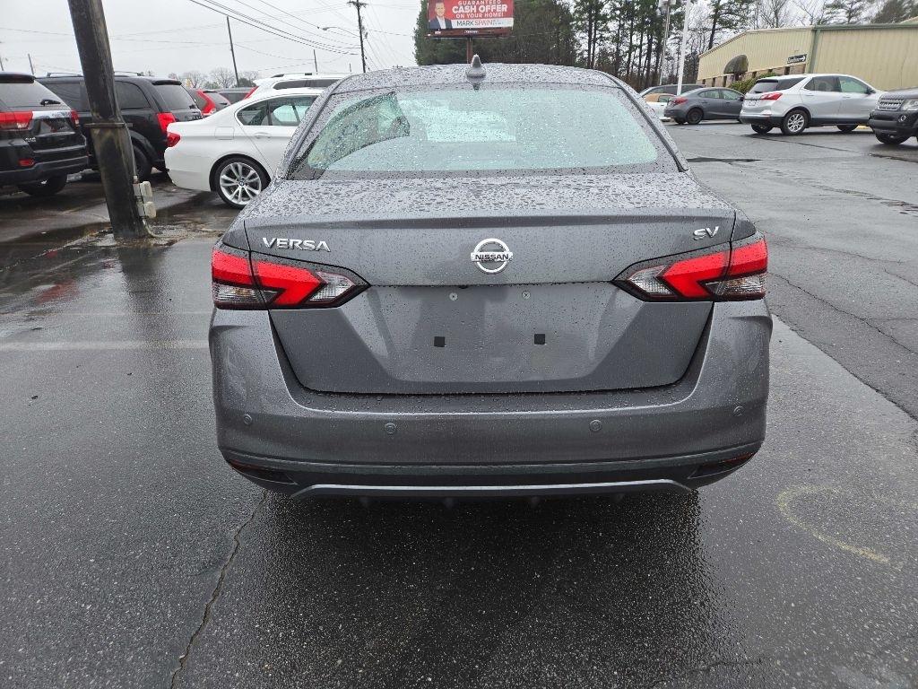 Nissan Versa SV 2021