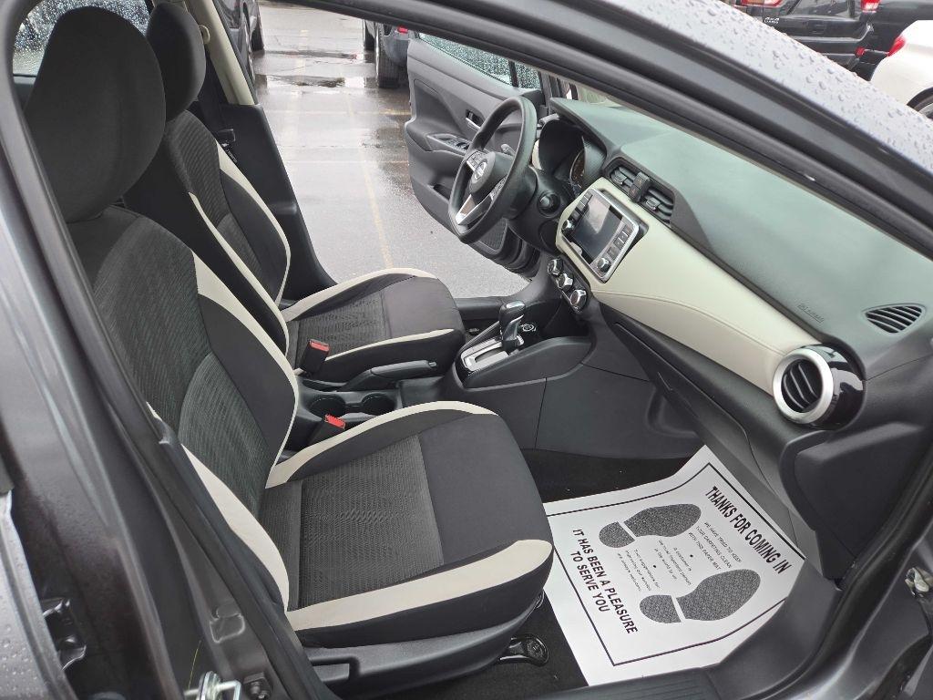 Nissan Versa SV 2021