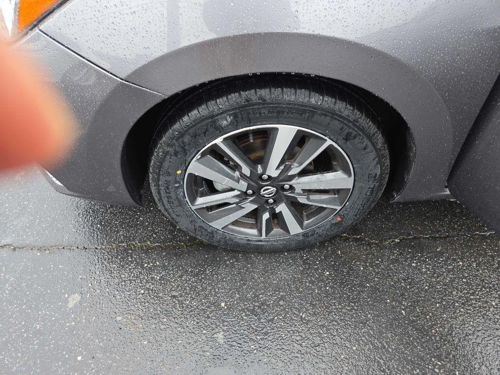 Nissan Versa SV 2021