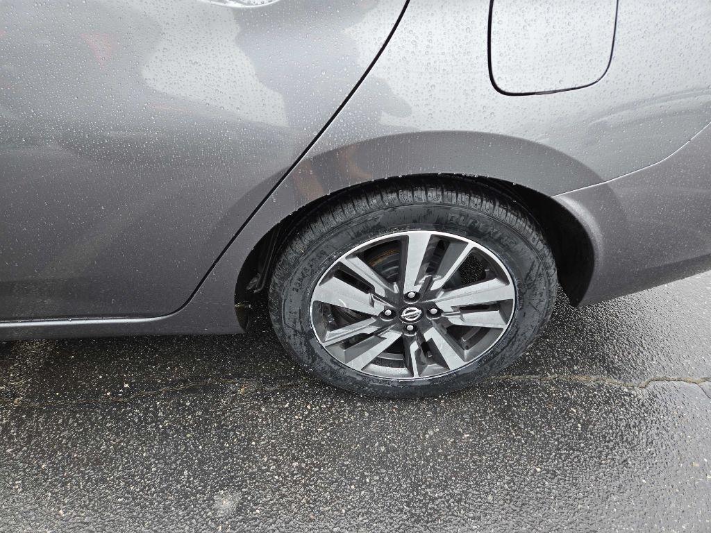Nissan Versa SV 2021