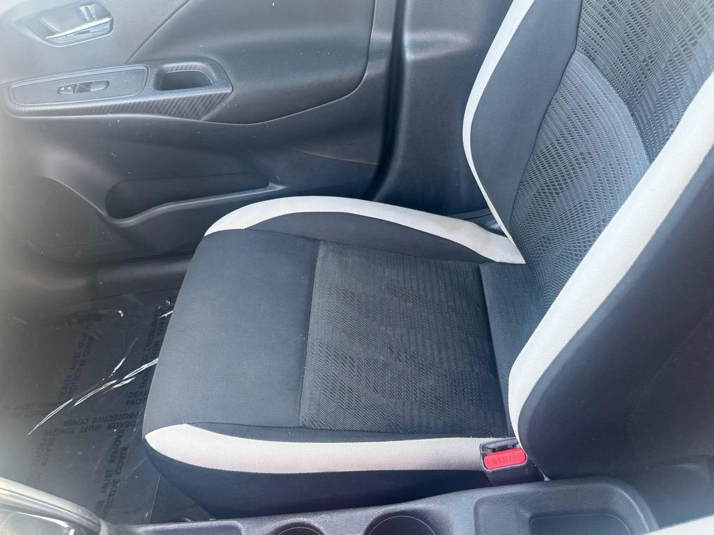 Nissan Versa SV 2021