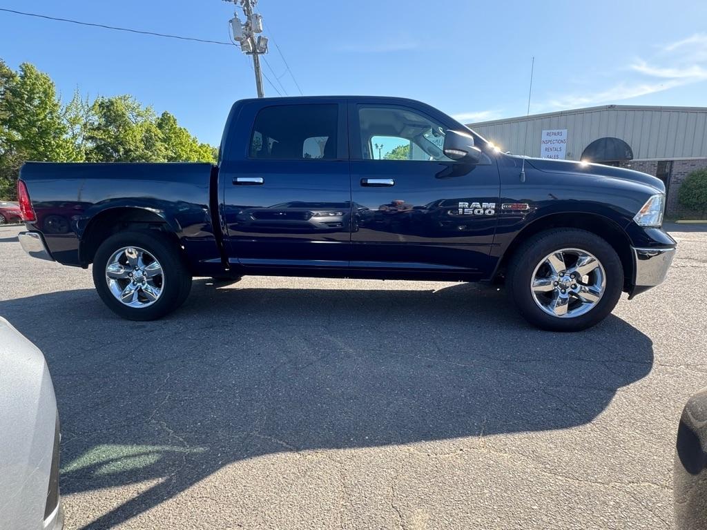RAM 1500 SLT Crew Cab SWB 4WD 2016