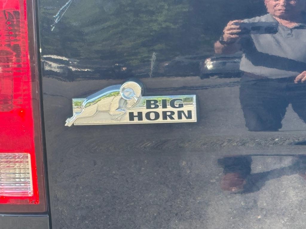 RAM 1500 SLT Crew Cab SWB 4WD 2016