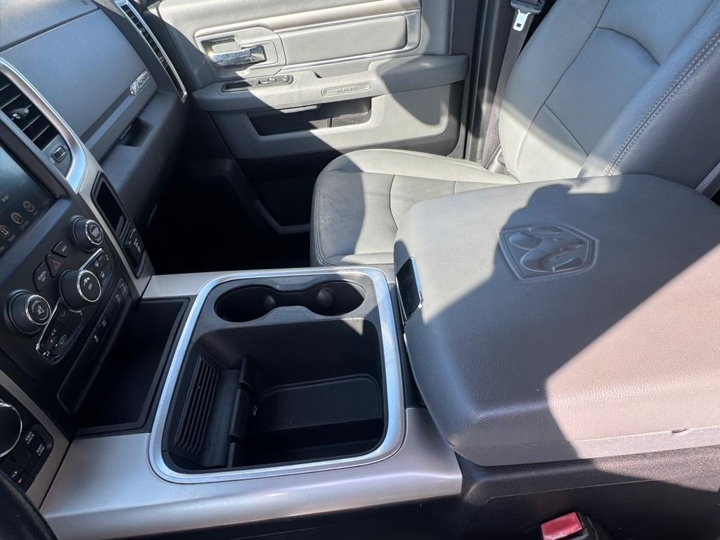 RAM 1500 SLT Crew Cab SWB 4WD 2016