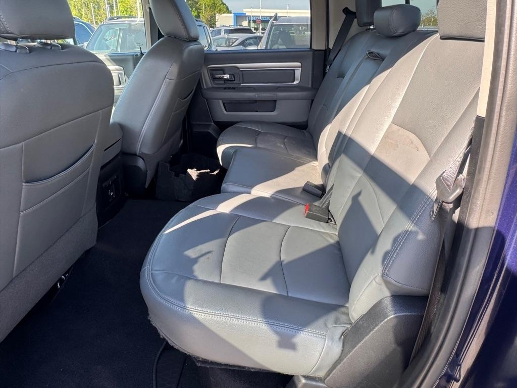 RAM 1500 SLT Crew Cab SWB 4WD 2016