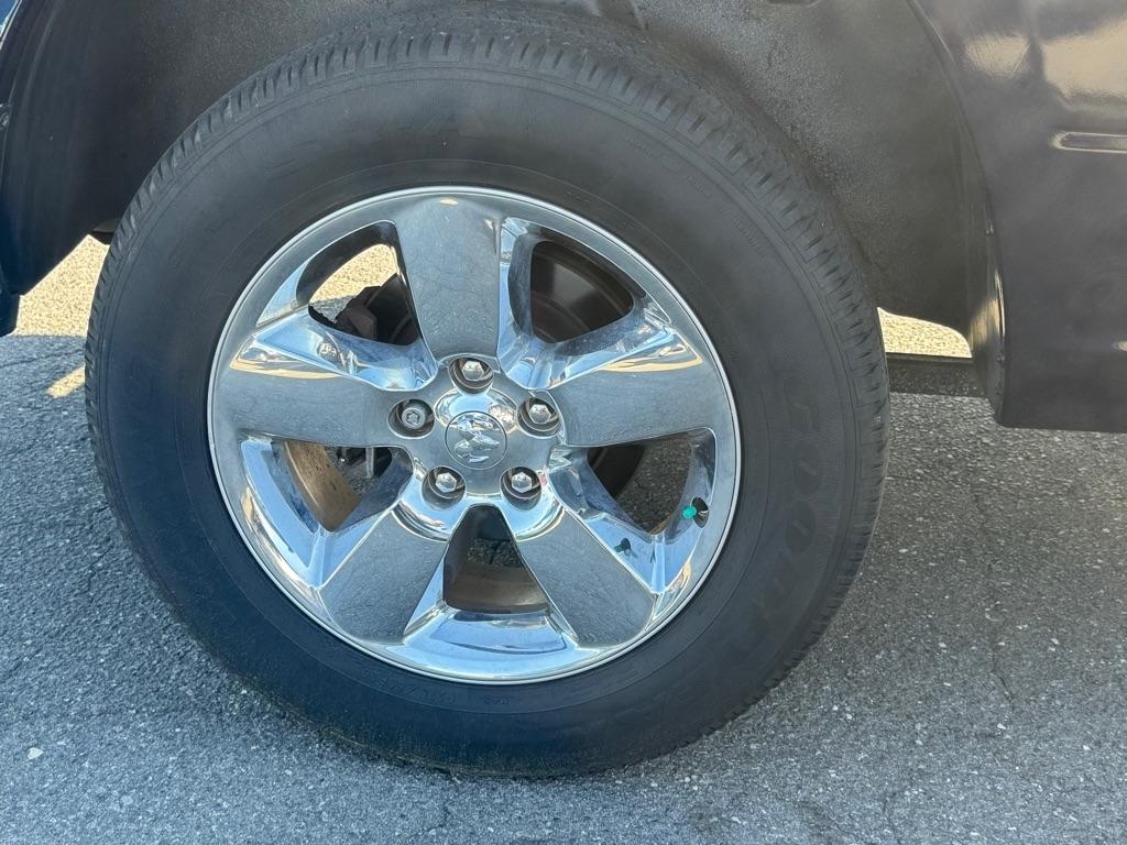 RAM 1500 SLT Crew Cab SWB 4WD 2016