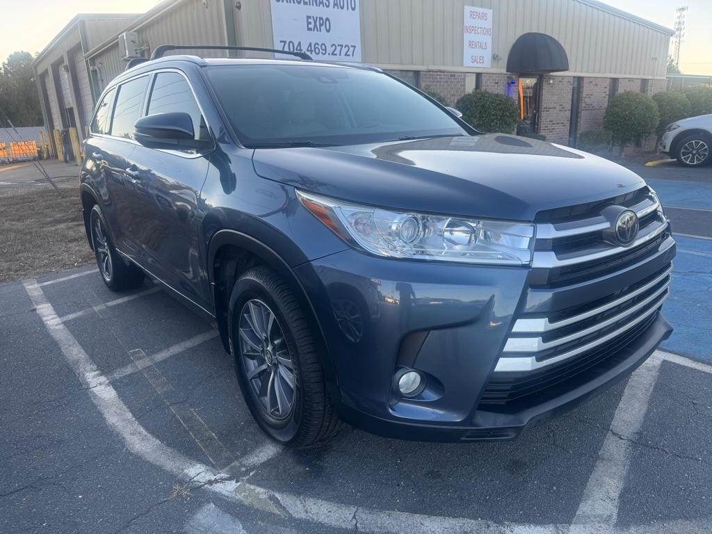 Toyota Highlander SE AWD V6 2018 Toyota Highlander SE AWD V6 2018