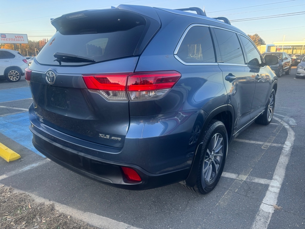 Toyota Highlander SE AWD V6 2018 Toyota Highlander SE AWD V6 2018