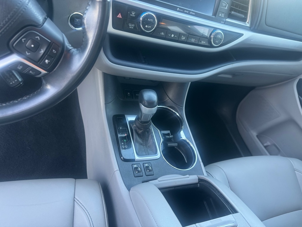 Toyota Highlander SE AWD V6 2018 Toyota Highlander SE AWD V6 2018