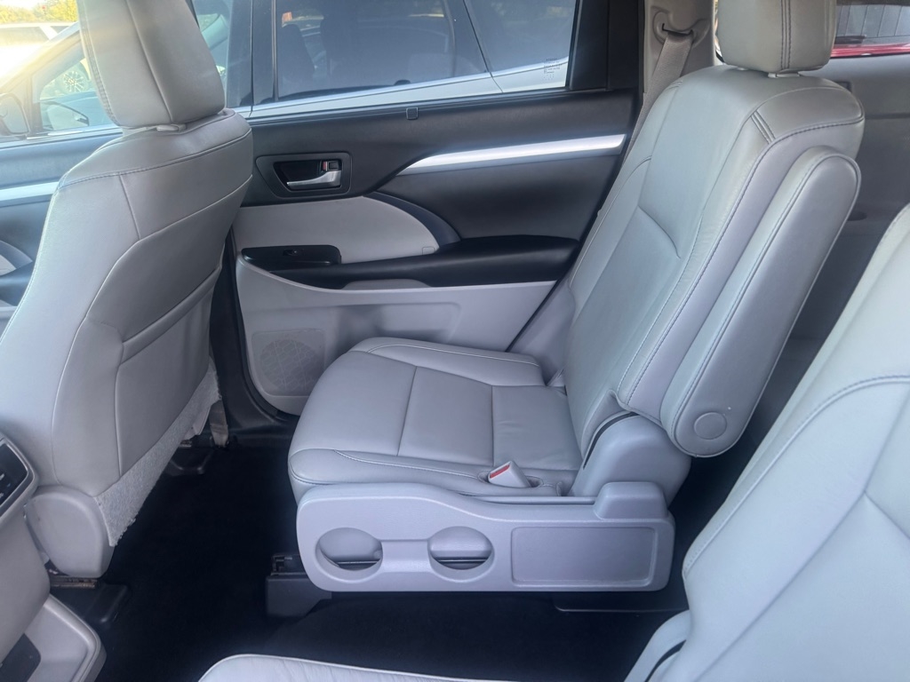 Toyota Highlander SE AWD V6 2018 Toyota Highlander SE AWD V6 2018