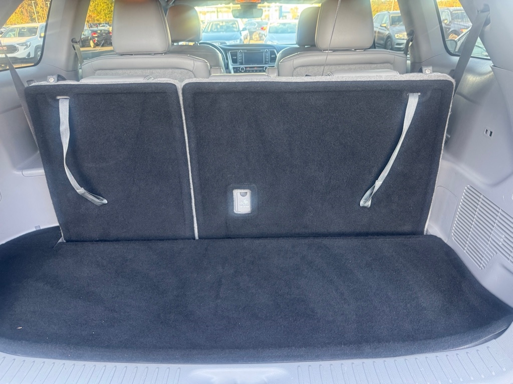 Toyota Highlander SE AWD V6 2018 Toyota Highlander SE AWD V6 2018