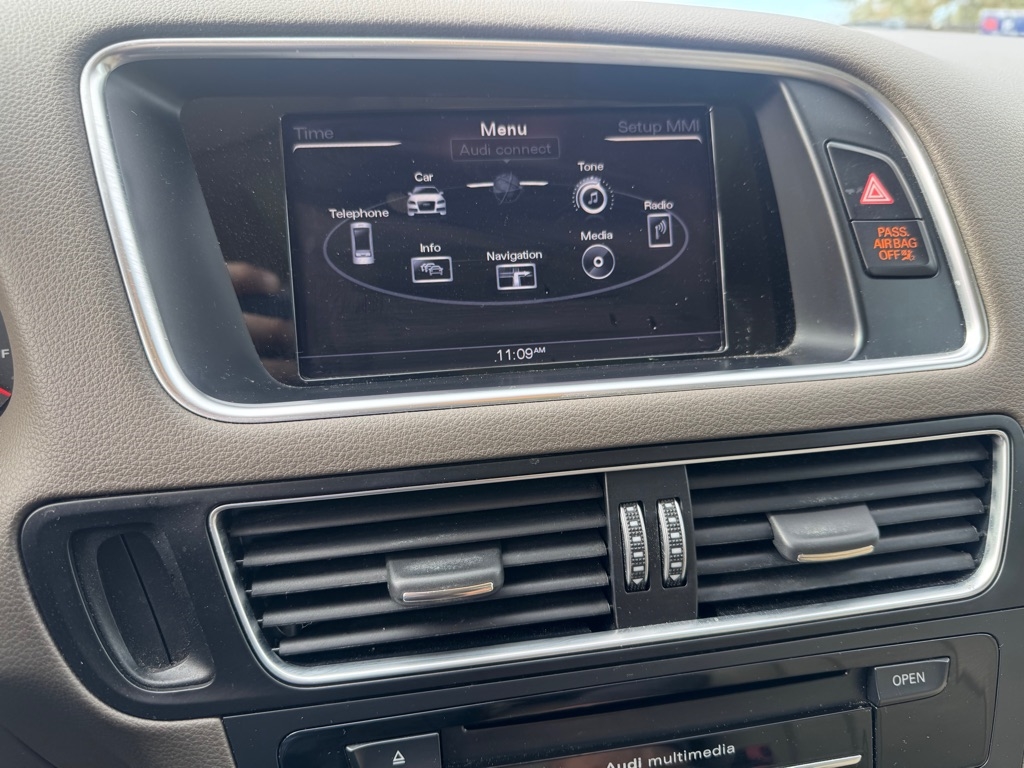 Audi Q5 2.0T Premium Plus quattro 2017 Audi Q5 2.0T Premium Plus quattro 2017