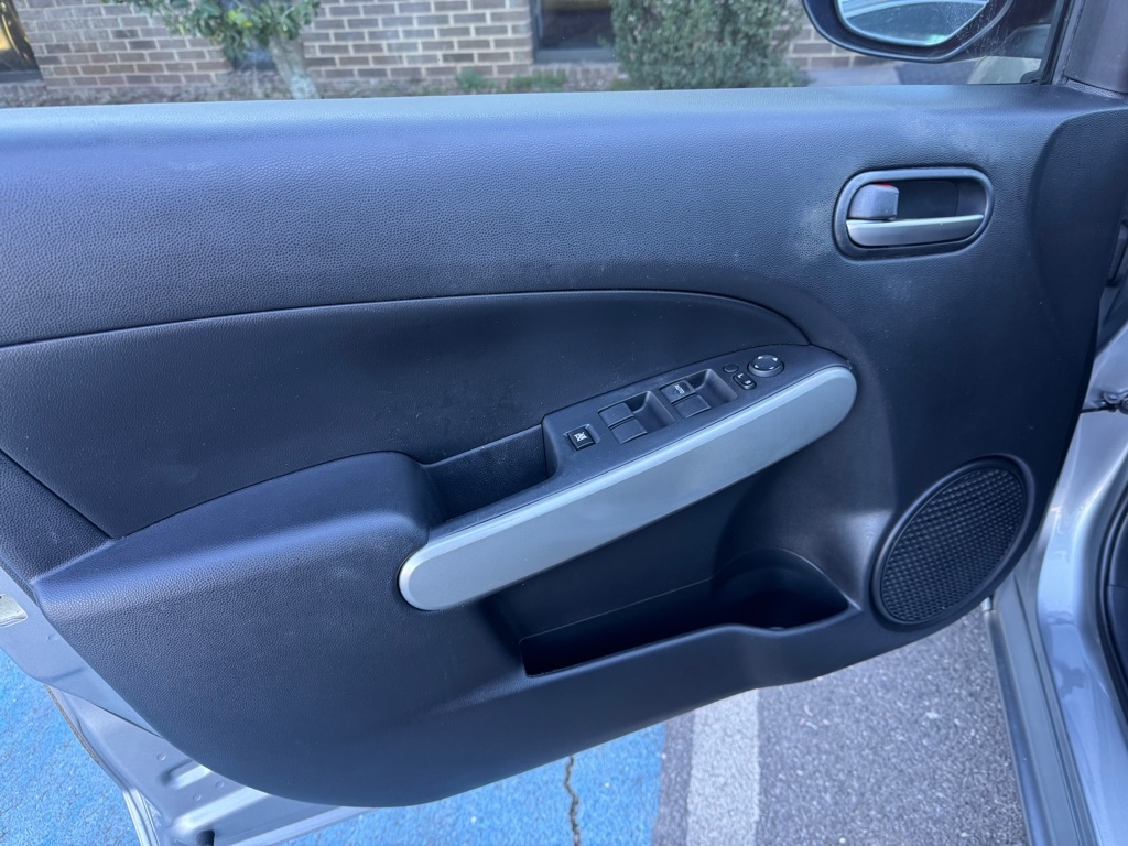 Mazda MAZDA2 Sport 2012