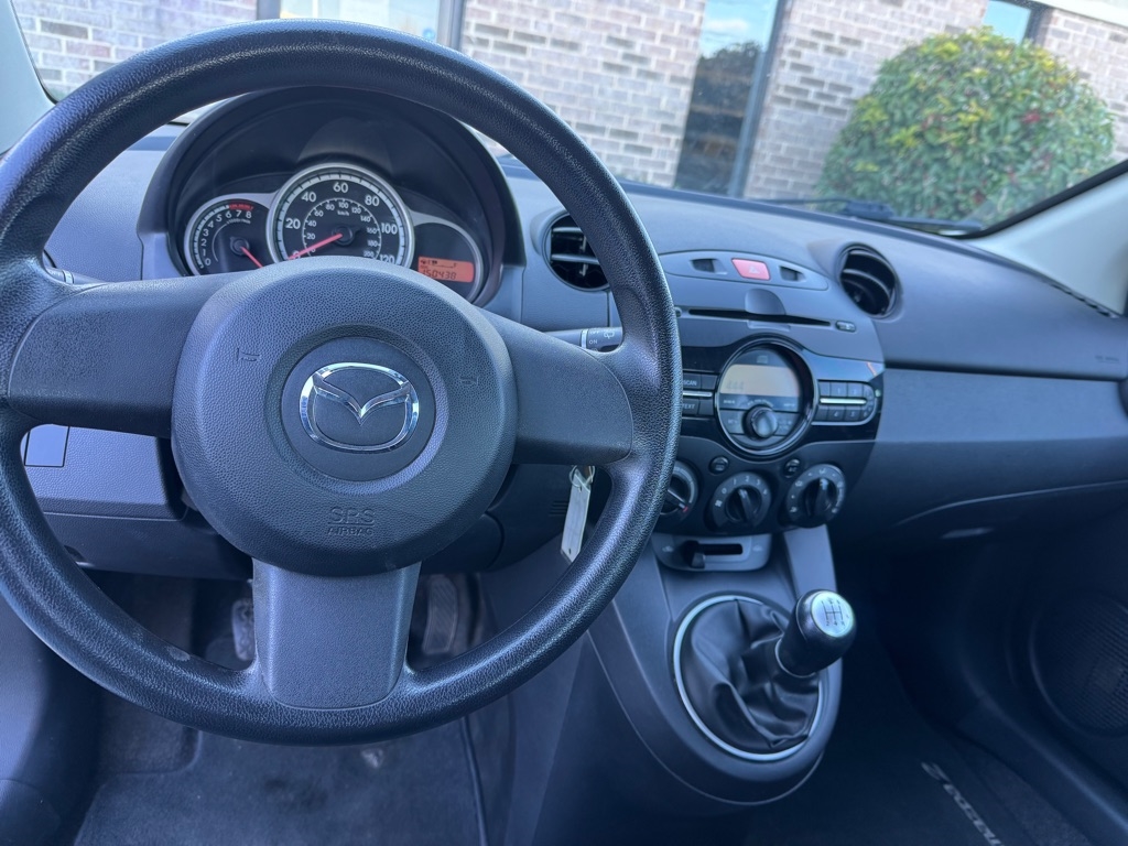 Mazda MAZDA2 Sport 2012
