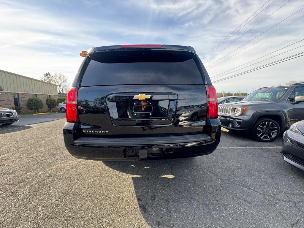 Chevrolet Suburban LT 1500 4WD 2015