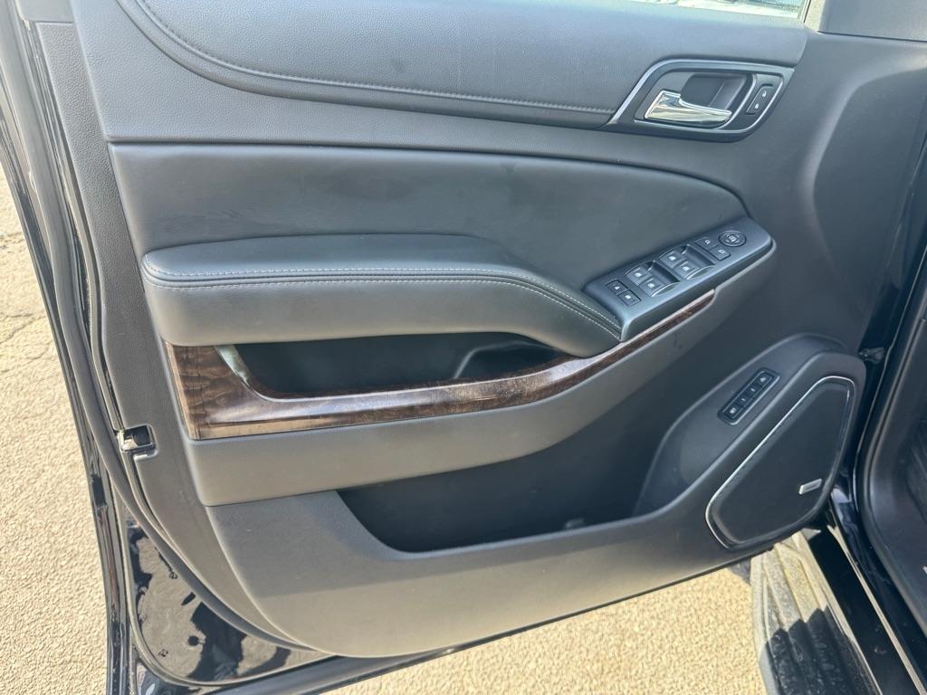 Chevrolet Suburban LT 1500 4WD 2015