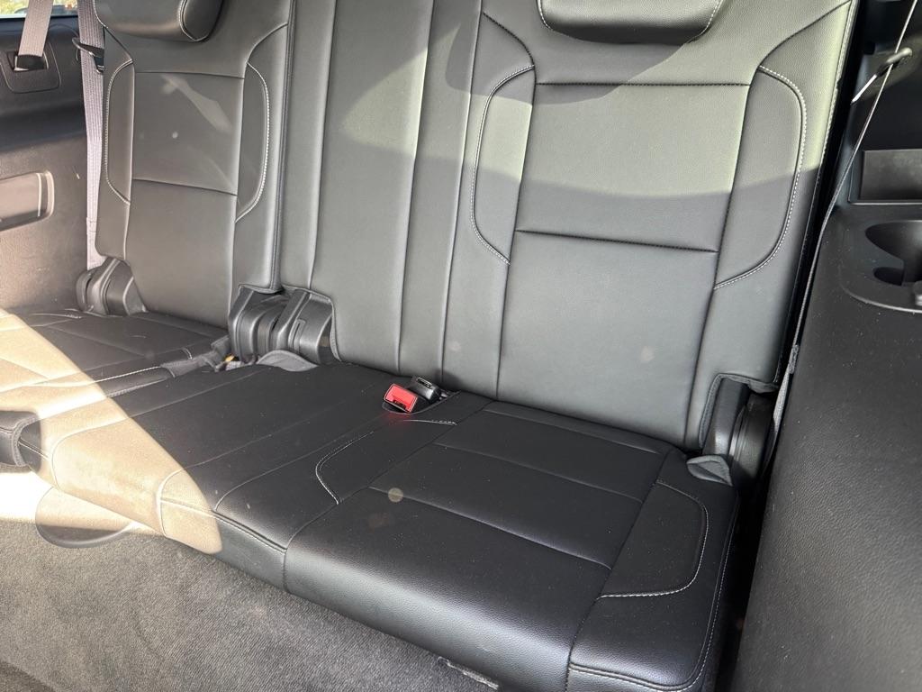 Chevrolet Suburban LT 1500 4WD 2015