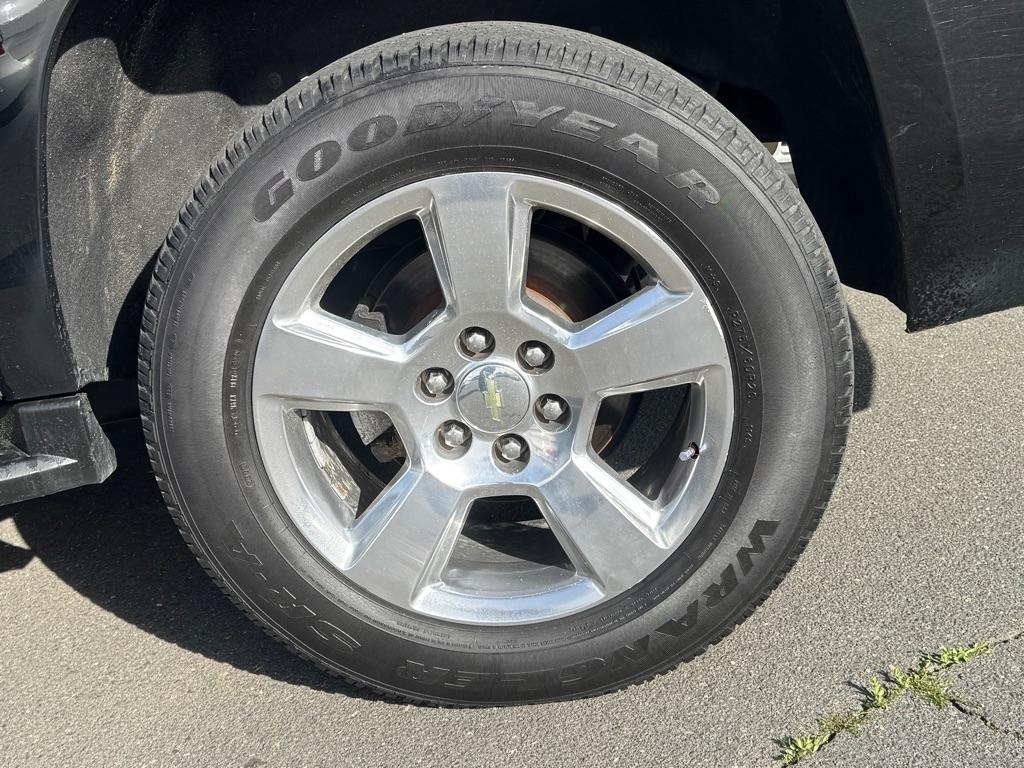 Chevrolet Suburban LT 1500 4WD 2015