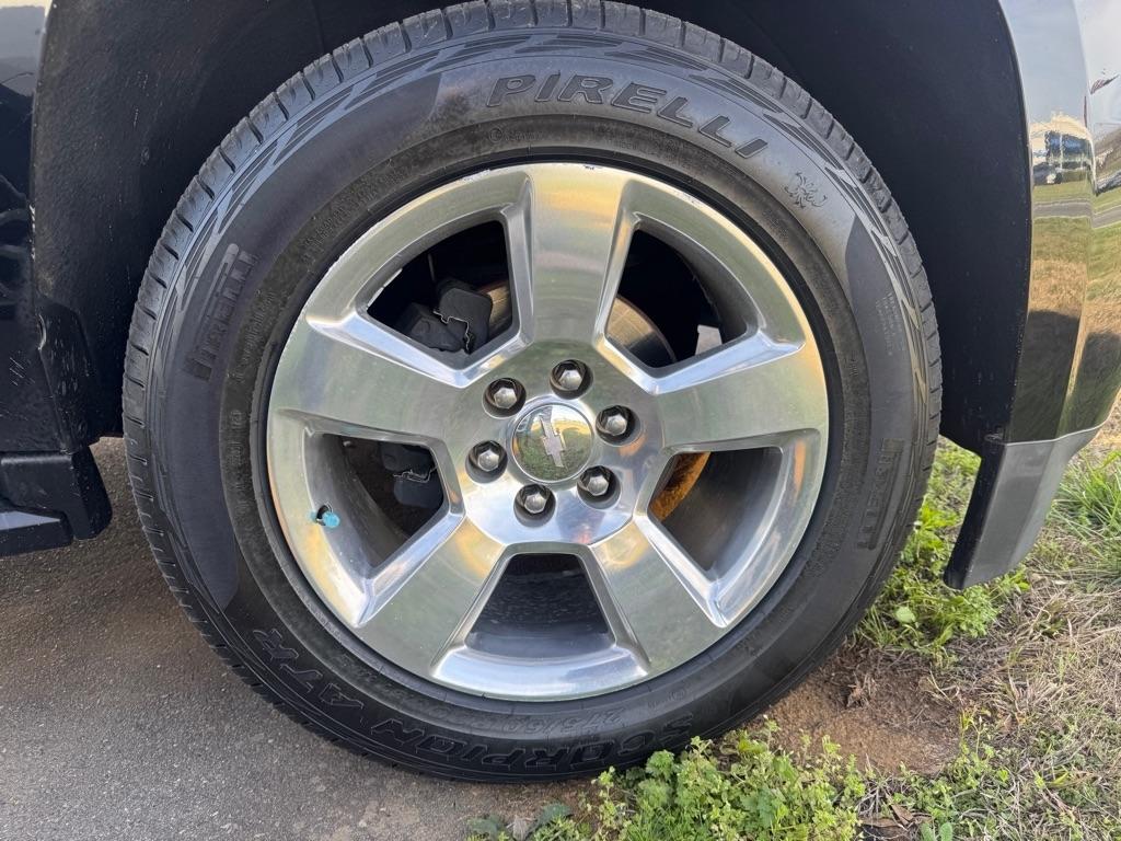 Chevrolet Suburban LT 1500 4WD 2015