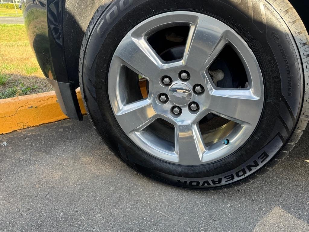 Chevrolet Suburban LT 1500 4WD 2015