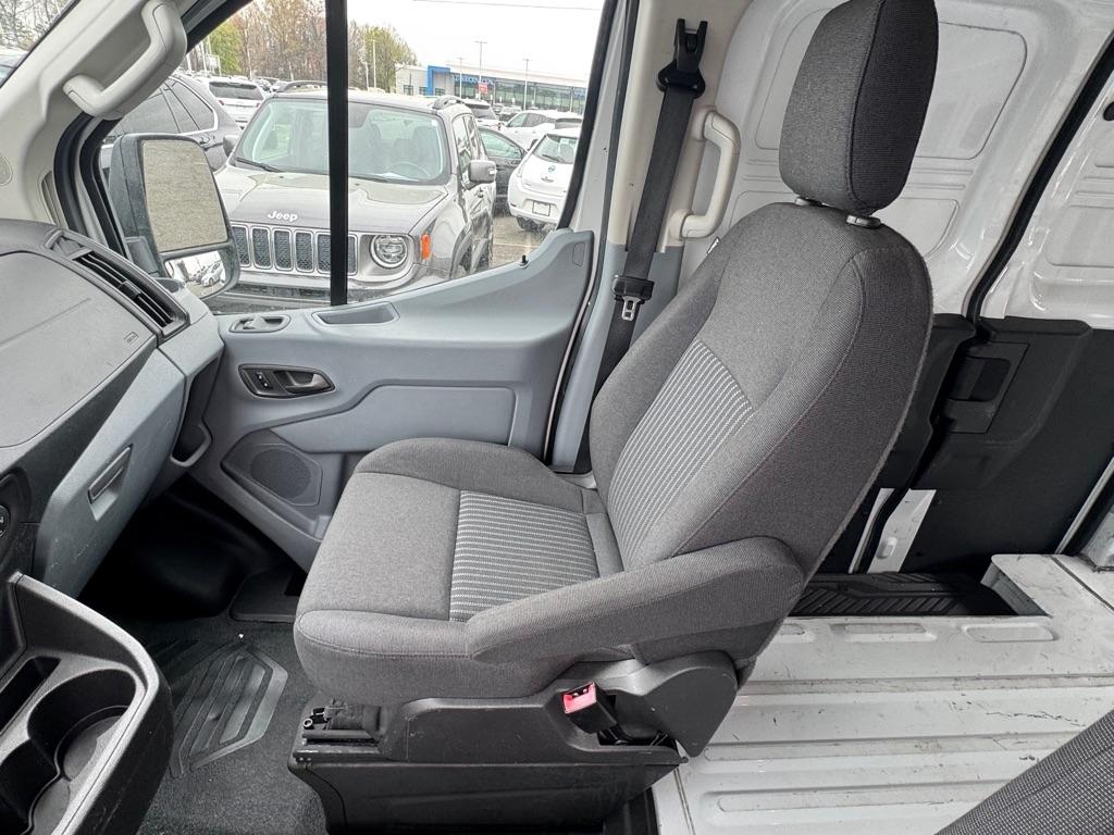 Ford Transit 150 Van Low Roof 60/40 Pass. 130-in. WB 2016