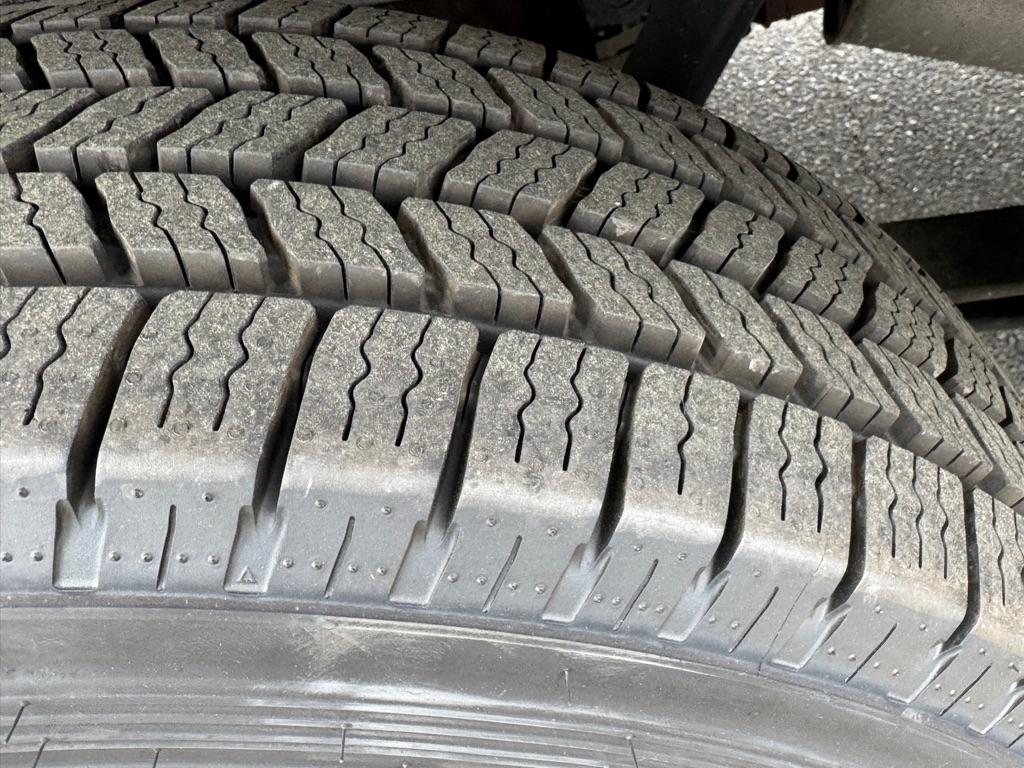 Ford Transit 150 Van Low Roof 60/40 Pass. 130-in. WB 2016