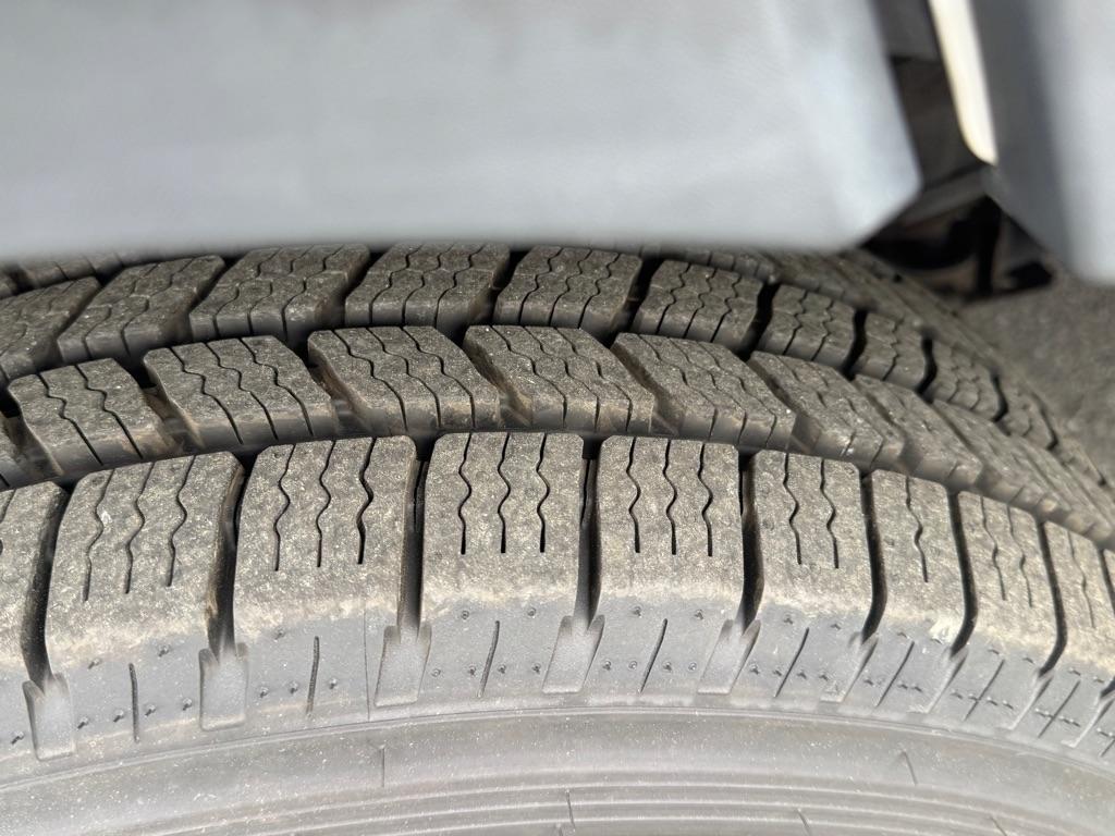 Ford Transit 150 Van Low Roof 60/40 Pass. 130-in. WB 2016