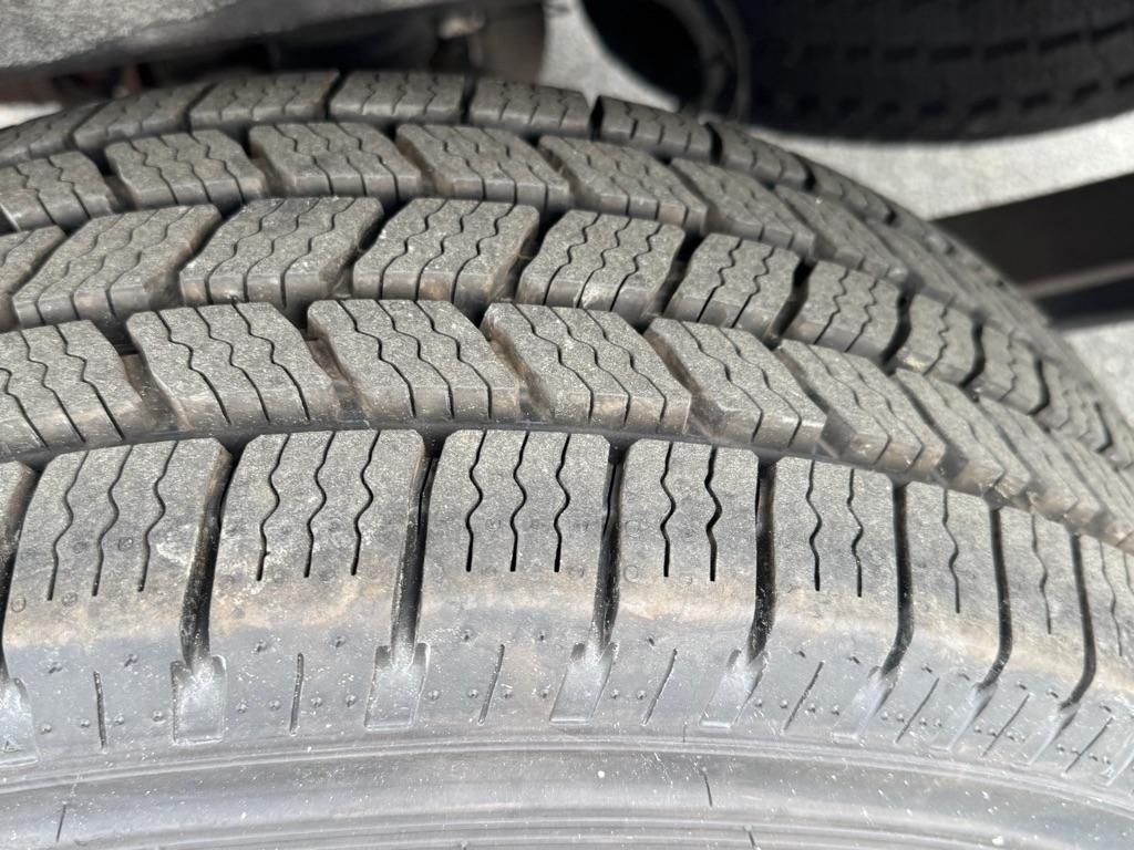 Ford Transit 150 Van Low Roof 60/40 Pass. 130-in. WB 2016