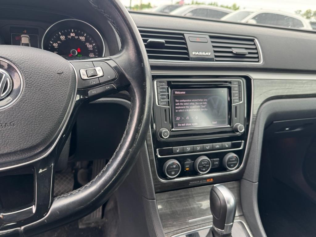 Volkswagen Passat SE 2018