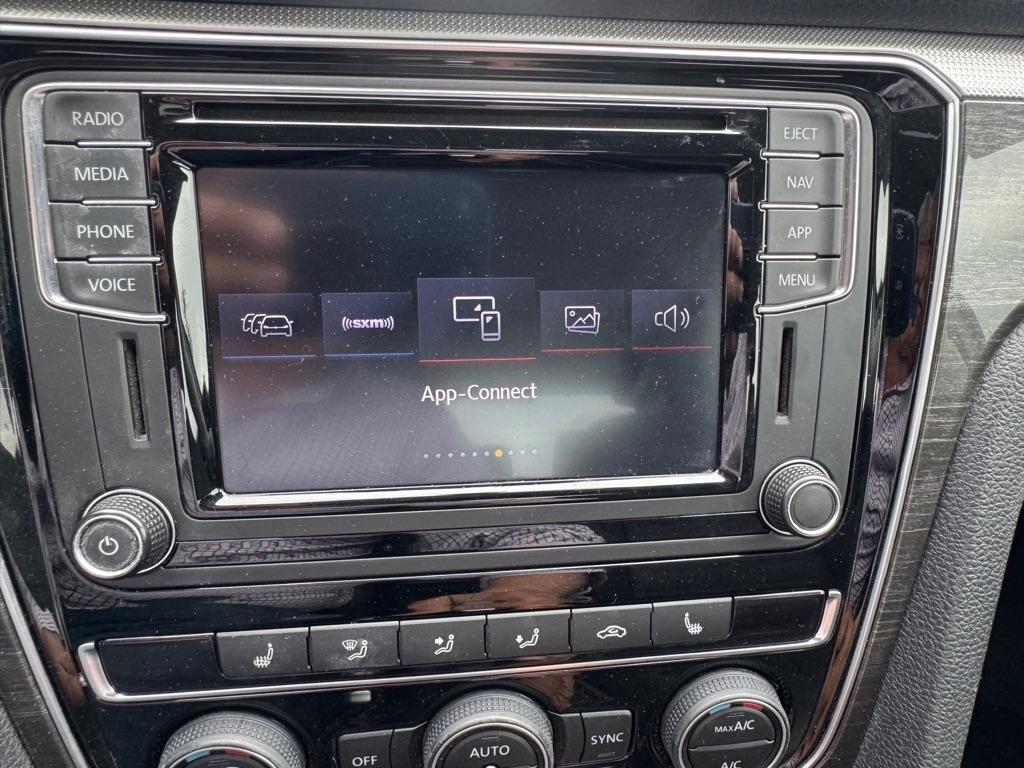 Volkswagen Passat SE 2018