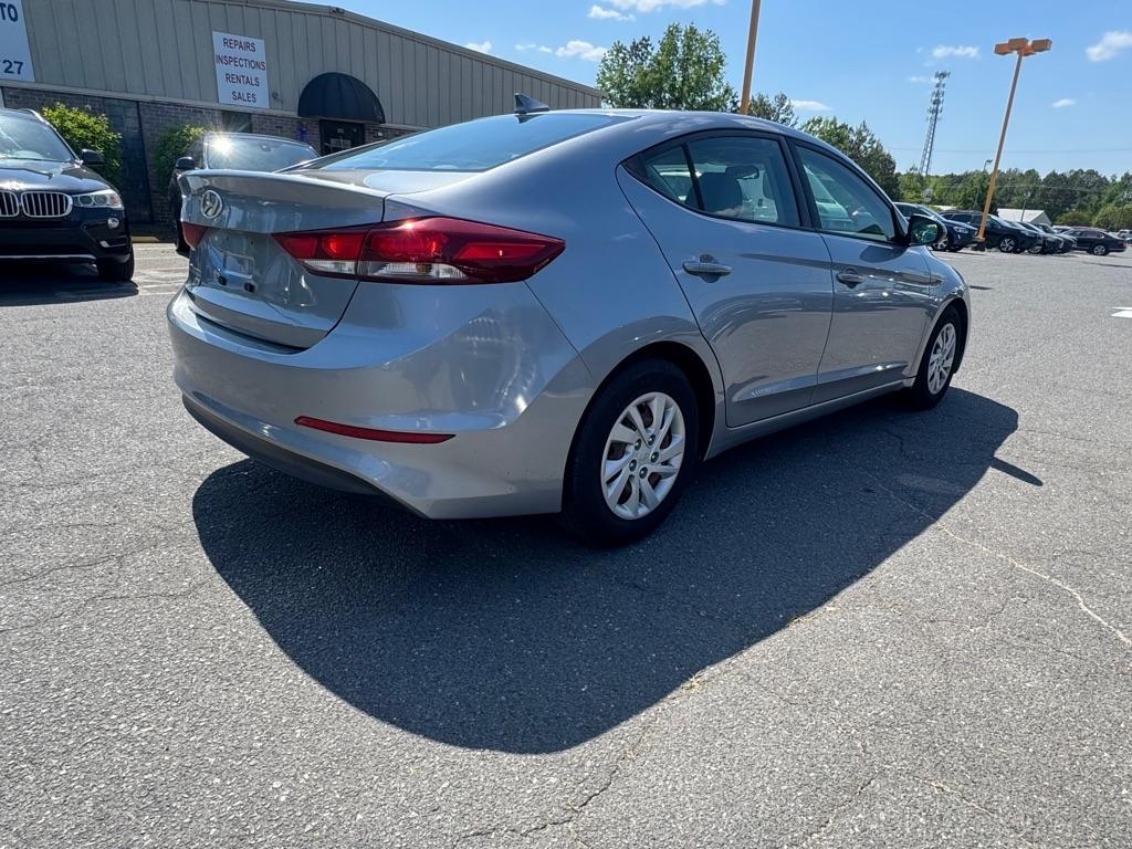 Hyundai Elantra Value Edition 6A 2017