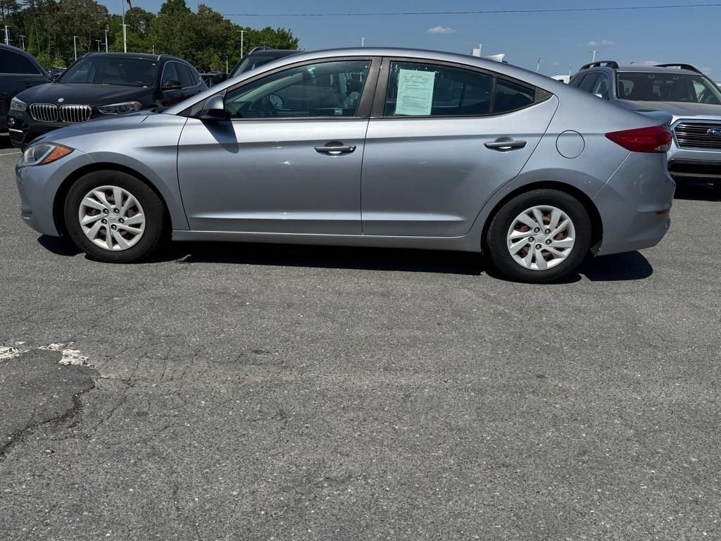 Hyundai Elantra Value Edition 6A 2017
