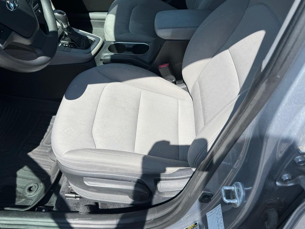 Hyundai Elantra Value Edition 6A 2017