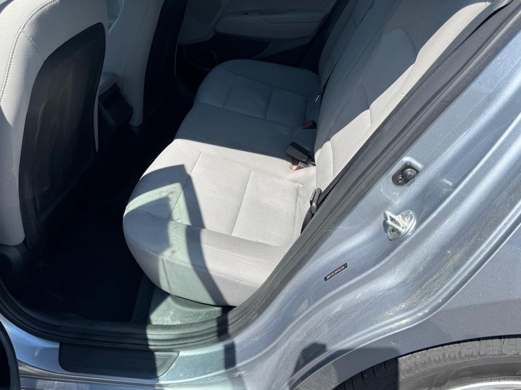 Hyundai Elantra Value Edition 6A 2017