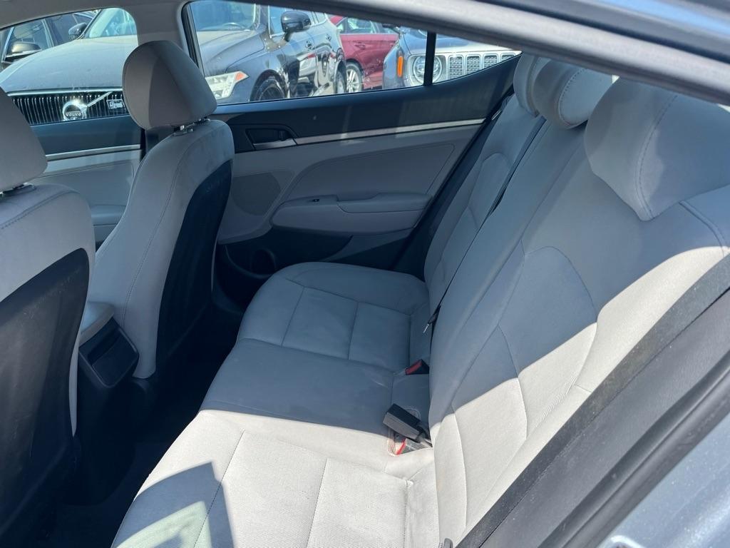 Hyundai Elantra Value Edition 6A 2017