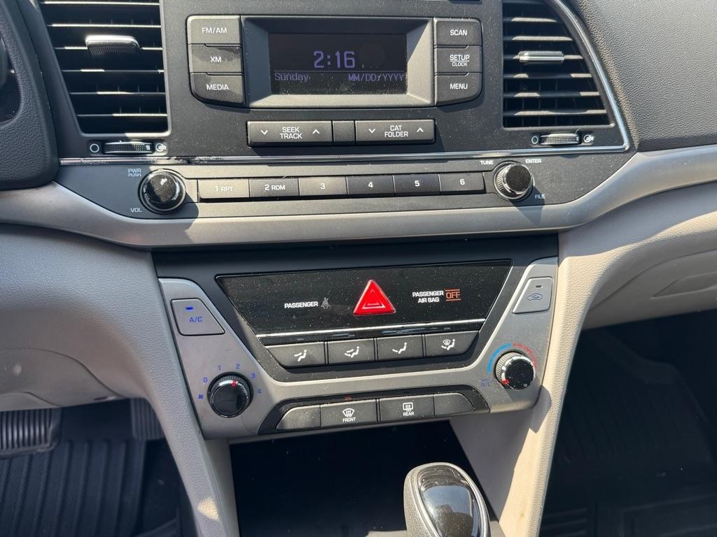 Hyundai Elantra Value Edition 6A 2017