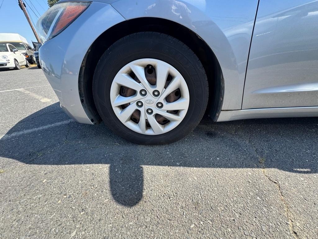 Hyundai Elantra Value Edition 6A 2017