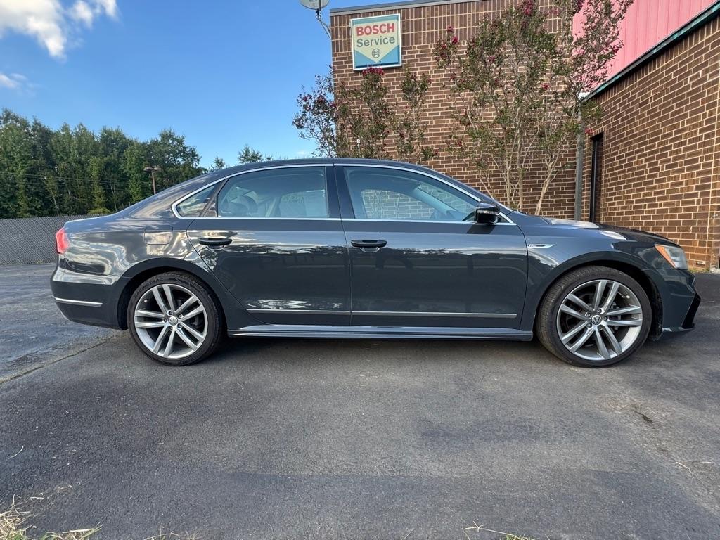 Volkswagen Passat R-Line w/Comfort Pkg Auto 2017
