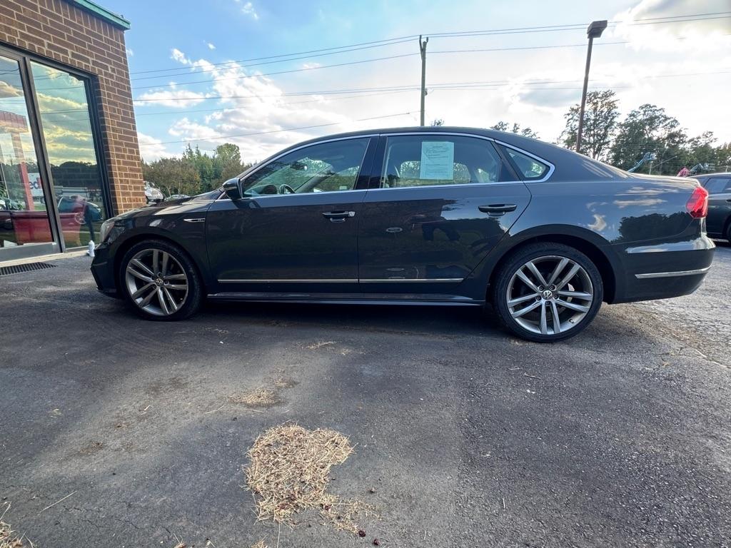 Volkswagen Passat R-Line w/Comfort Pkg Auto 2017