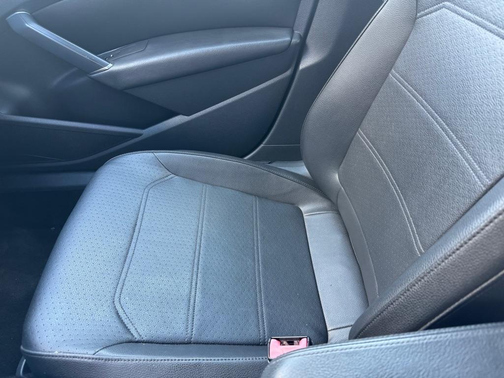 Volkswagen Passat R-Line w/Comfort Pkg Auto 2017