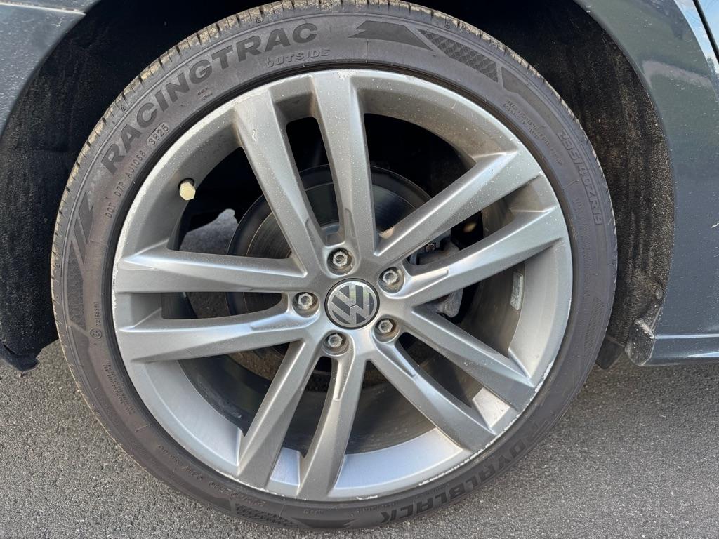 Volkswagen Passat R-Line w/Comfort Pkg Auto 2017
